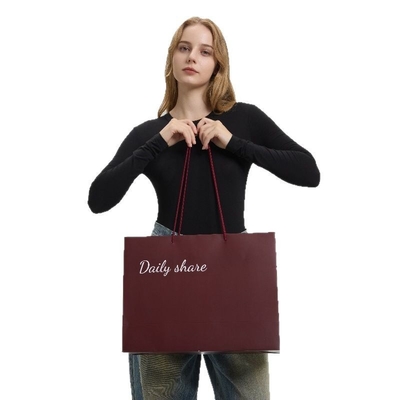 Op maat gemaakte, elegante grote papieren zakjes, jurken, gepersonaliseerd logoontwerp, gerecycleerde mode, bulk, luxe branded tassen voor winkels