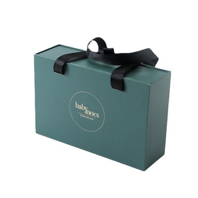Op maat gemaakte bestelling Aanvaard Kleding Verpakking Papier Kledingdoos met op maat gemaakte handvat