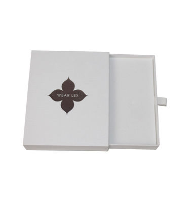Andere cadeau handwerk oppervlak afwerking Glanse witte doos met zwart zilver warm folie logo