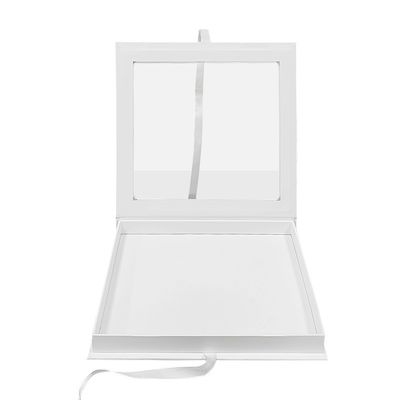 Eco-vriendelijke, op maat gemaakte, magnetische flap kartonnen halskettingverpakking met transparant raam