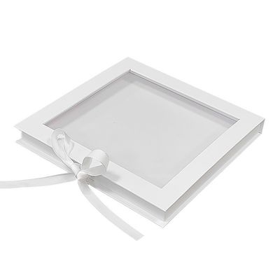 Vierkante kartonnen vertoondoos gerecycled magnetisch afsluitbaar cadeaubon met helder raam