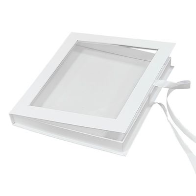 Vierkante kartonnen vertoondoos gerecycled magnetisch afsluitbaar cadeaubon met helder raam