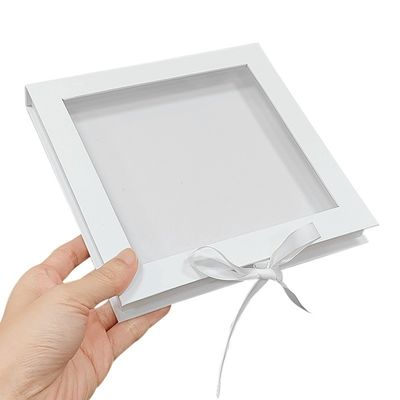 Vierkante kartonnen vertoondoos gerecycled magnetisch afsluitbaar cadeaubon met helder raam