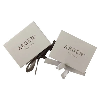 Gepersonaliseerde halsketting Juwelen Kartonnen doos Luxe cadeaubon Verpakking met lint Premium Magnetische cadeaubon