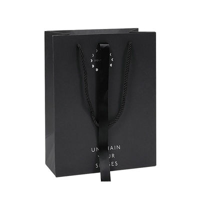 Custom Design Luxe Zwarte Matte Dikke Papier Kleding Verpakking Gift Shopping Bag Met Logo Ribbon en Handle