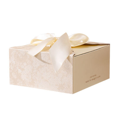 Op maat gemaakte magnetische cadeaubon verpakking luxe vouwbare stijve papieren doos voor het verpakken van geschenken