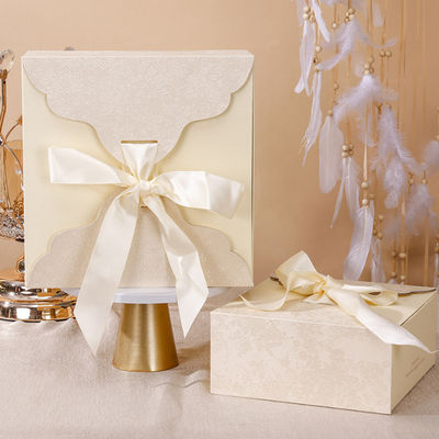 Op maat gemaakte magnetische cadeaubon verpakking luxe vouwbare stijve papieren doos voor het verpakken van geschenken