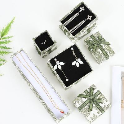 Gepersonaliseerd donkergroen karton karton verpakkingsdoos voor sieraden halsketting armband ringen lade cadeau met gedrukt logo