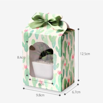 Op maat gemaakte speelgoed cosmetica kleding kartonnen scherm transparante op maat gemaakte poppen verpakkingsdoos met helder PVC-venster