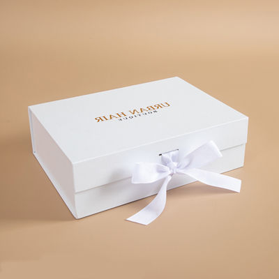 Unieke lint voor sokken voor kleine bedrijven. Luxe kartonnen kerstcadeaudoos met magnetische sluiting en UV-laminering