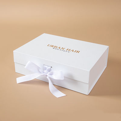 Unieke lint voor sokken voor kleine bedrijven. Luxe kartonnen kerstcadeaudoos met magnetische sluiting en UV-laminering