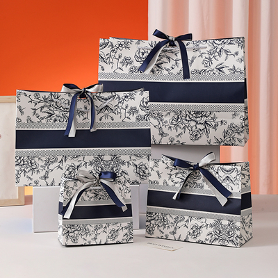 Luxe maatwerk kleine papieren zakken met lint handvat voor juwelen dozen Groothandel cadeau & Craft verpakking laminatie drukwerk