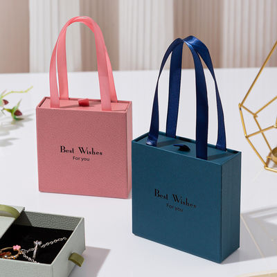 Luxe op maat bedrukte kraft papieren sieradendoosjes voor oorbellen & kettingen Recyclebare papieren ringdoos Eco-vriendelijke geschenkverpakking voor vrouwen