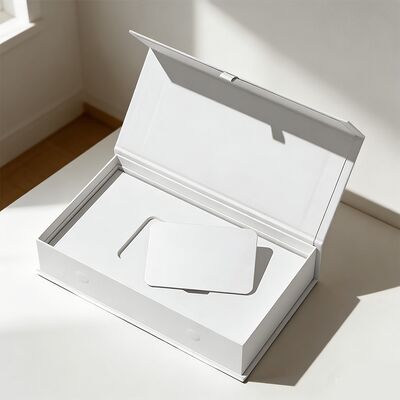 Custom Logo Rigid Recyclable Warm Stamped Coated Paper Boxes met Magnetic Closure voor kleine cadeaubonnen